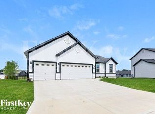 447 Birchwood Dr, Moscow Mills, MO 63362
