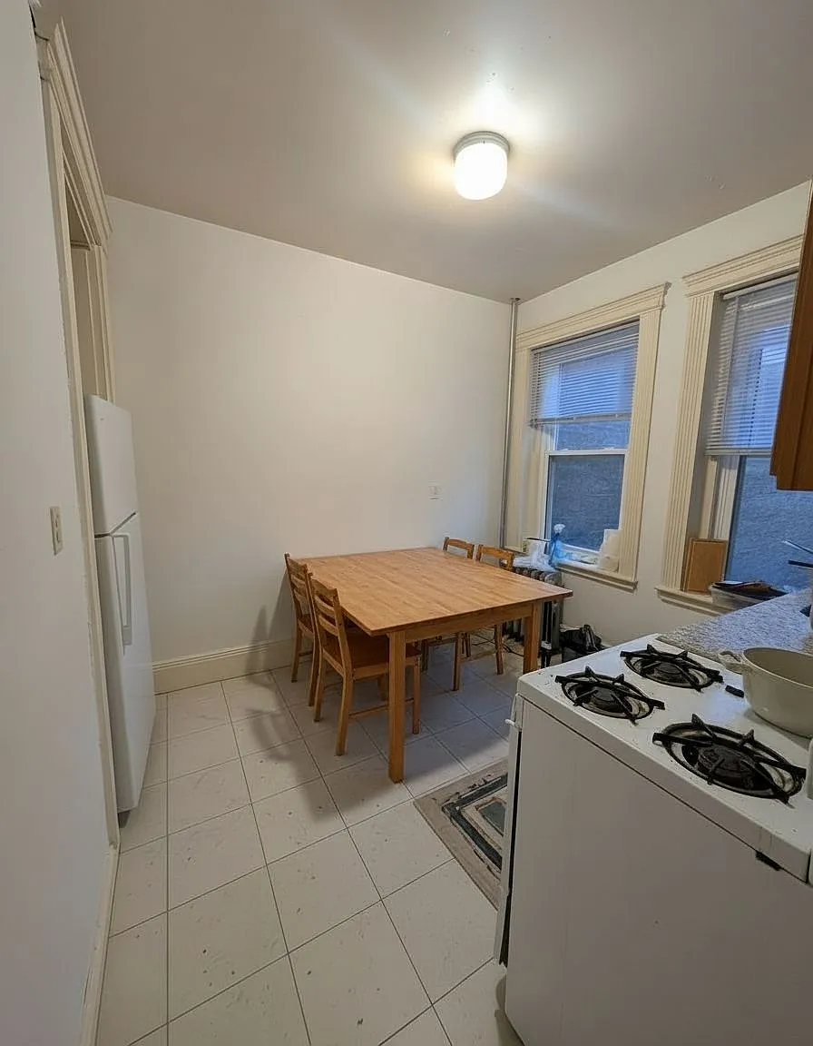 3 bed, 800 sqft, $4,600 — Photo 3
