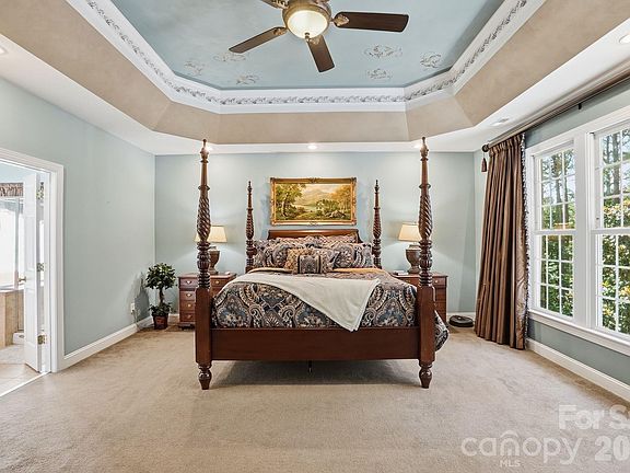 5th image of 6717 Wesley Glen Dr