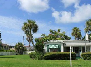 15576 1st St E, Redington Beach, FL 33708