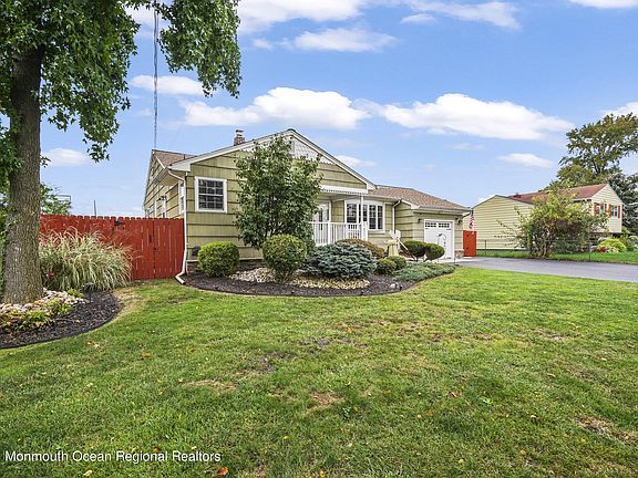 4th image of 15 Lakeland Dr
