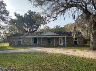 4517 Lakeview Dr, Milton, FL 32583