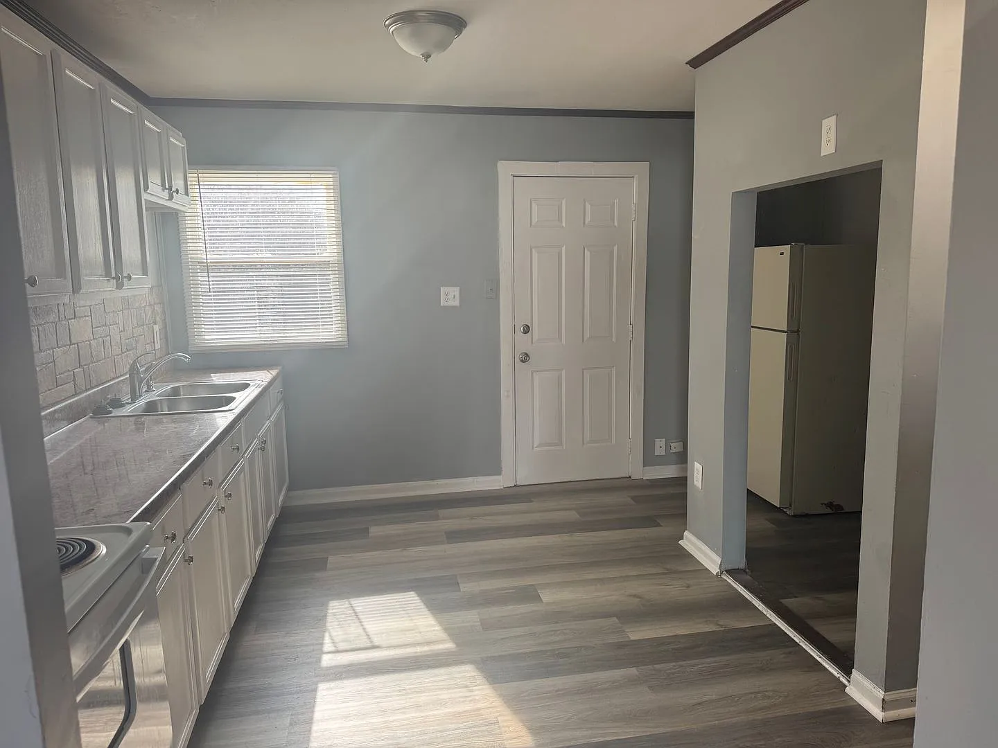 Charming 3BR/1BA Ranch in Martindale-Brightwood Neighborhood — Photo 3