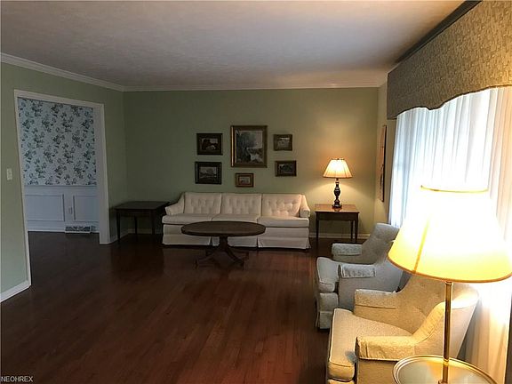 4th image of 3426 Golf Dr