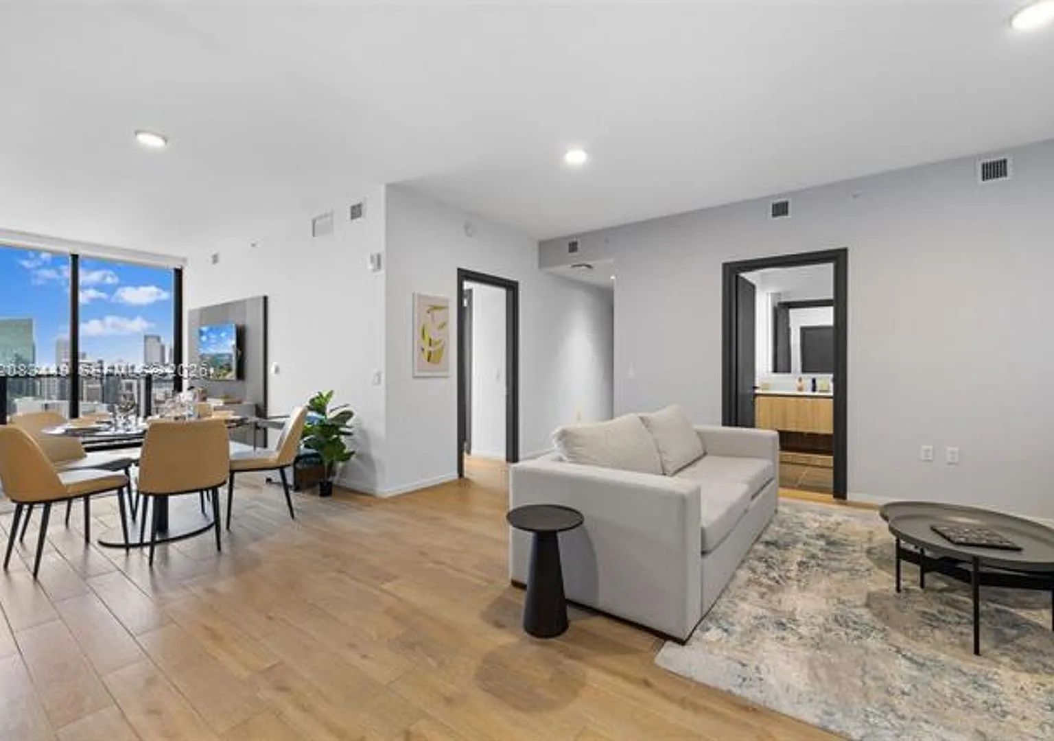 398 NE 5th St cu-4117 Miami, FL 33132 — Photo 2