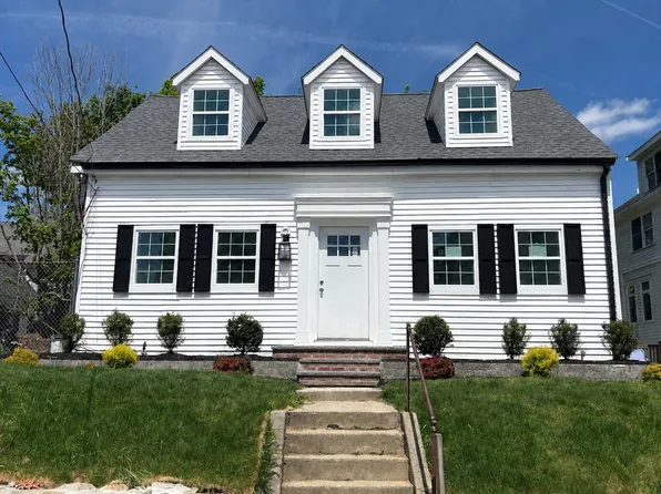 2 Mechanic St, Merrimac, MA 01860