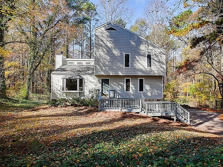 168 Lake Forest Dr — Photo 1