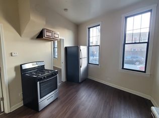 2409 S Hoyne Ave #102, Chicago, IL 60608
