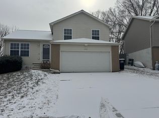 17721 Edna St, Omaha, NE 68136
