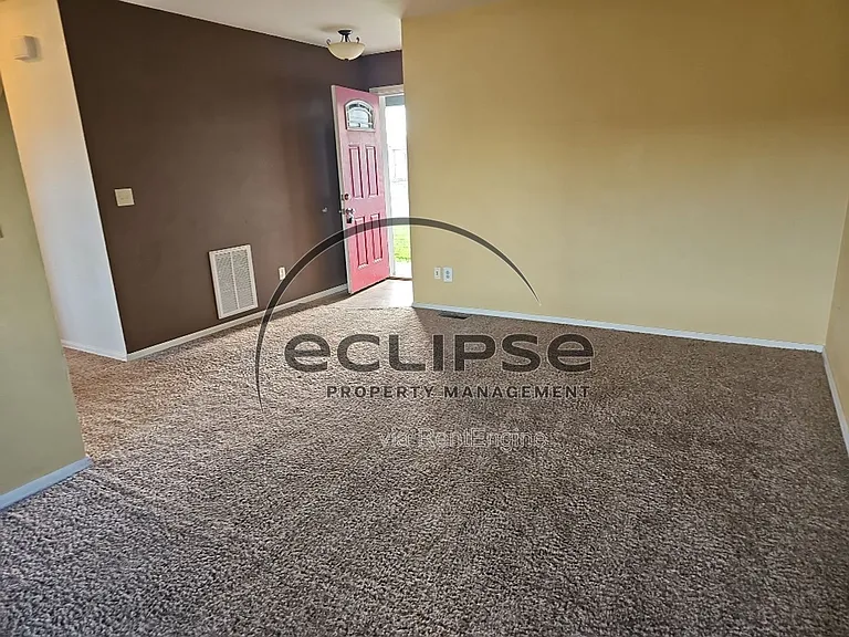 2700 Moran Pl — Photo 3