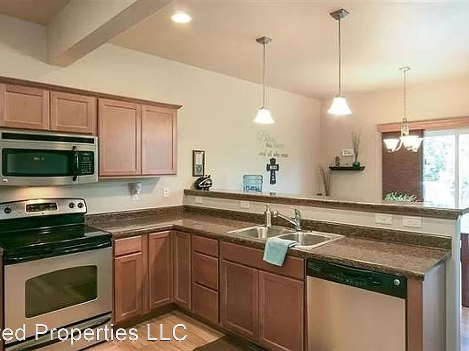 1st image of 1782 Sara Ct