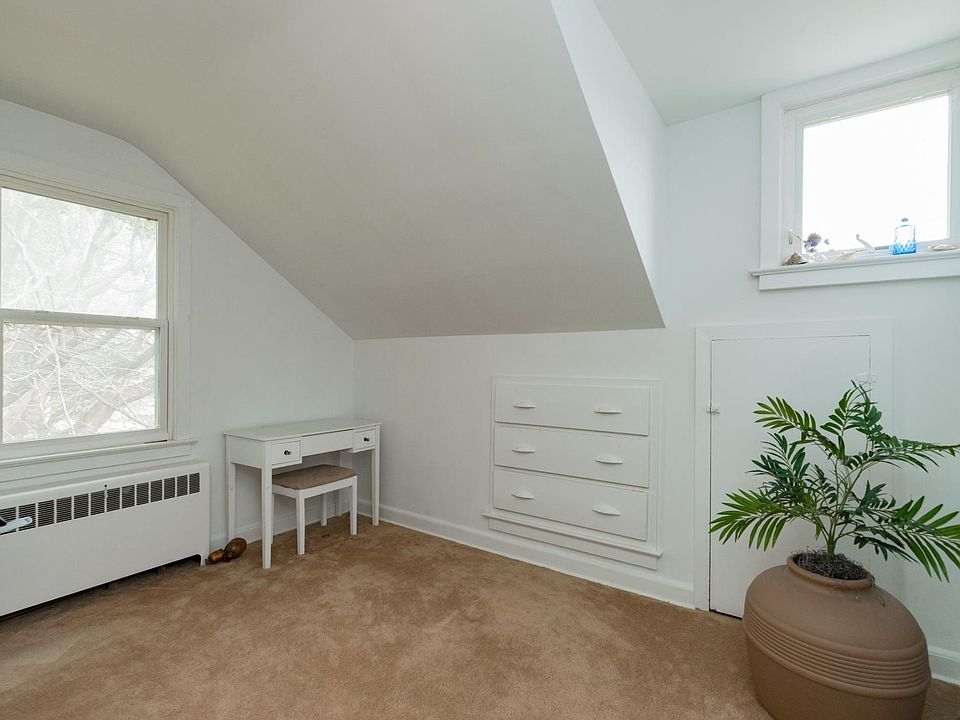 1st image of 513 Armstrong Ave #2
