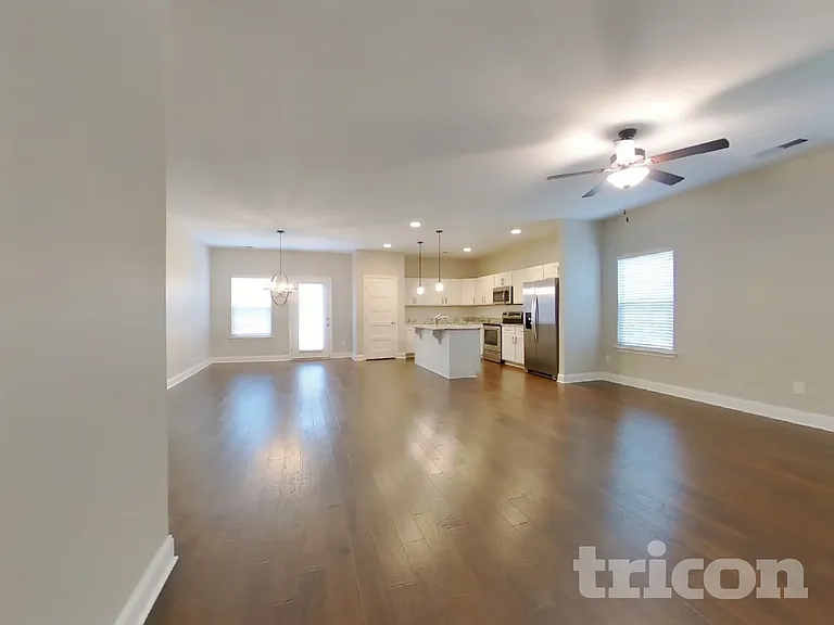 265 Bexley Way — Photo 2