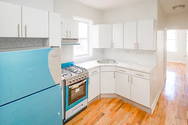 Rented by MySpaceNYC | media 8