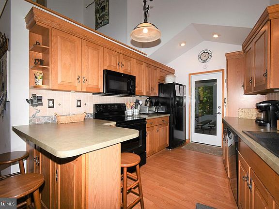 5th image of 403 Lake Anna Dr #14