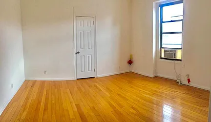 Rented by R New York