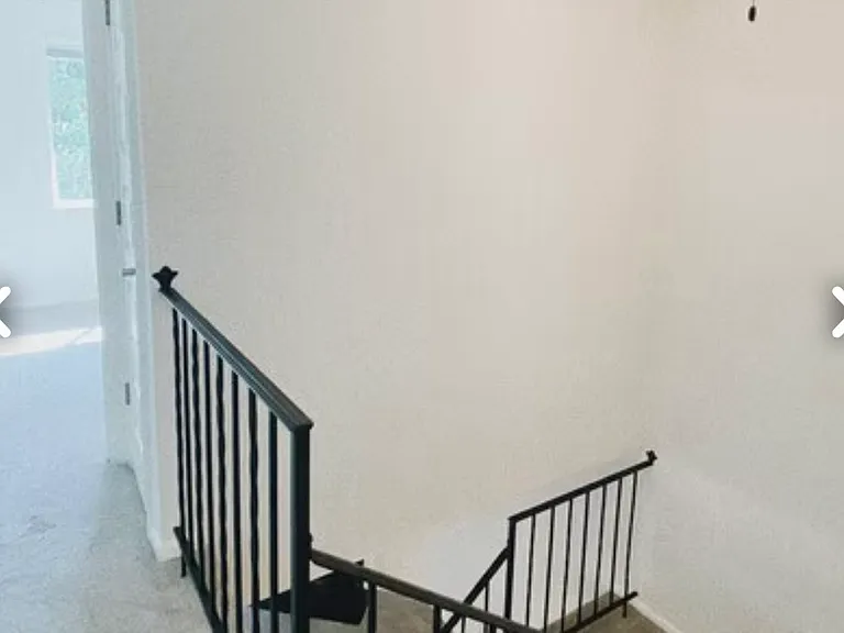 521 Broadway Ave N — Photo 9