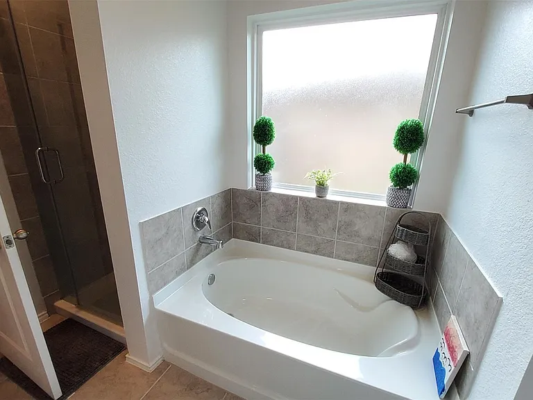 22607 Castello Lakes Dr — Photo 20