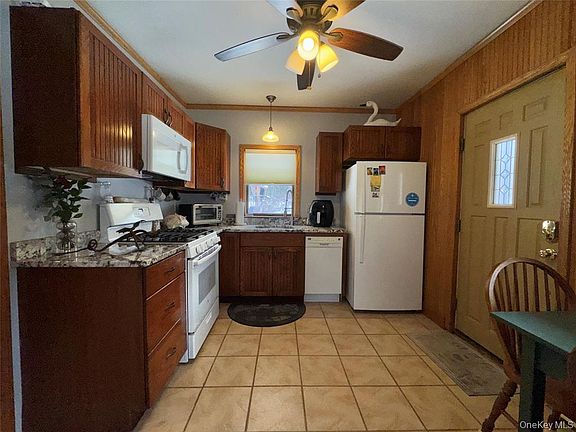 3rd image of 19 Schultz Ln #1