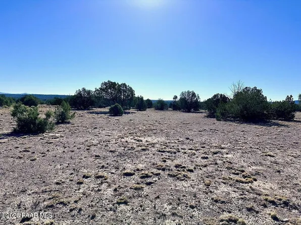 145 SW Reckless Ln, Ash Fork, AZ 86320