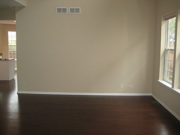 5th image of 2422 Meadowbrook Ln