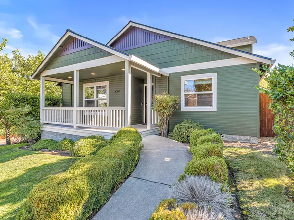 340 Hemlock Ln, Ashland, OR 97520