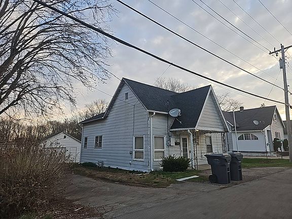 3rd image of 136 W North St