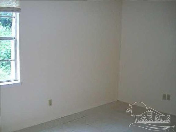 4th image of 1151 Lake Dr #C