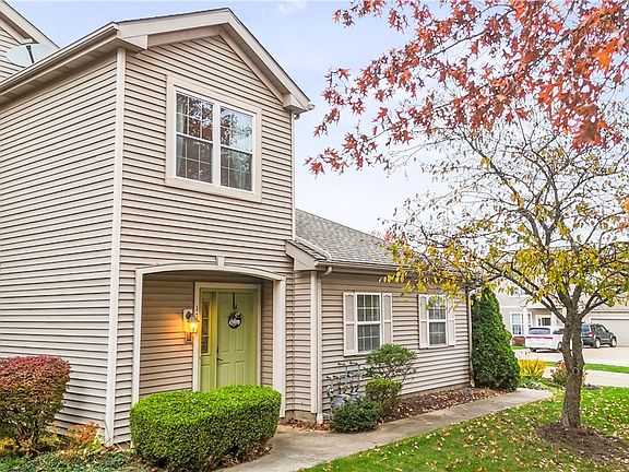 2nd image of 1309 Strawbridge Pl