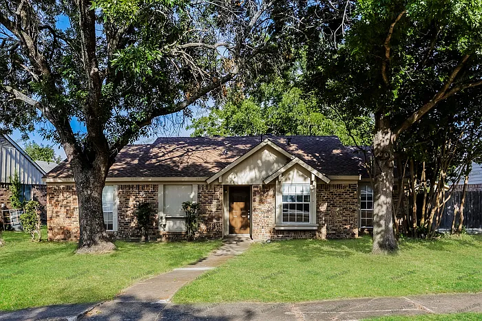 2406 High Star Dr