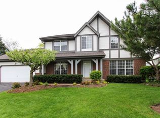 570 Farina Ct, Mundelein, IL 60060