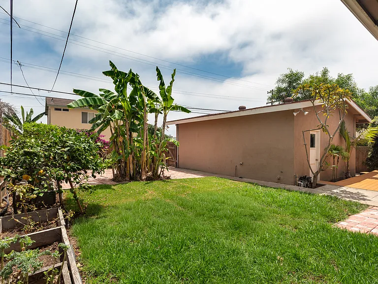 1263 Tourmaline St — Photo 27