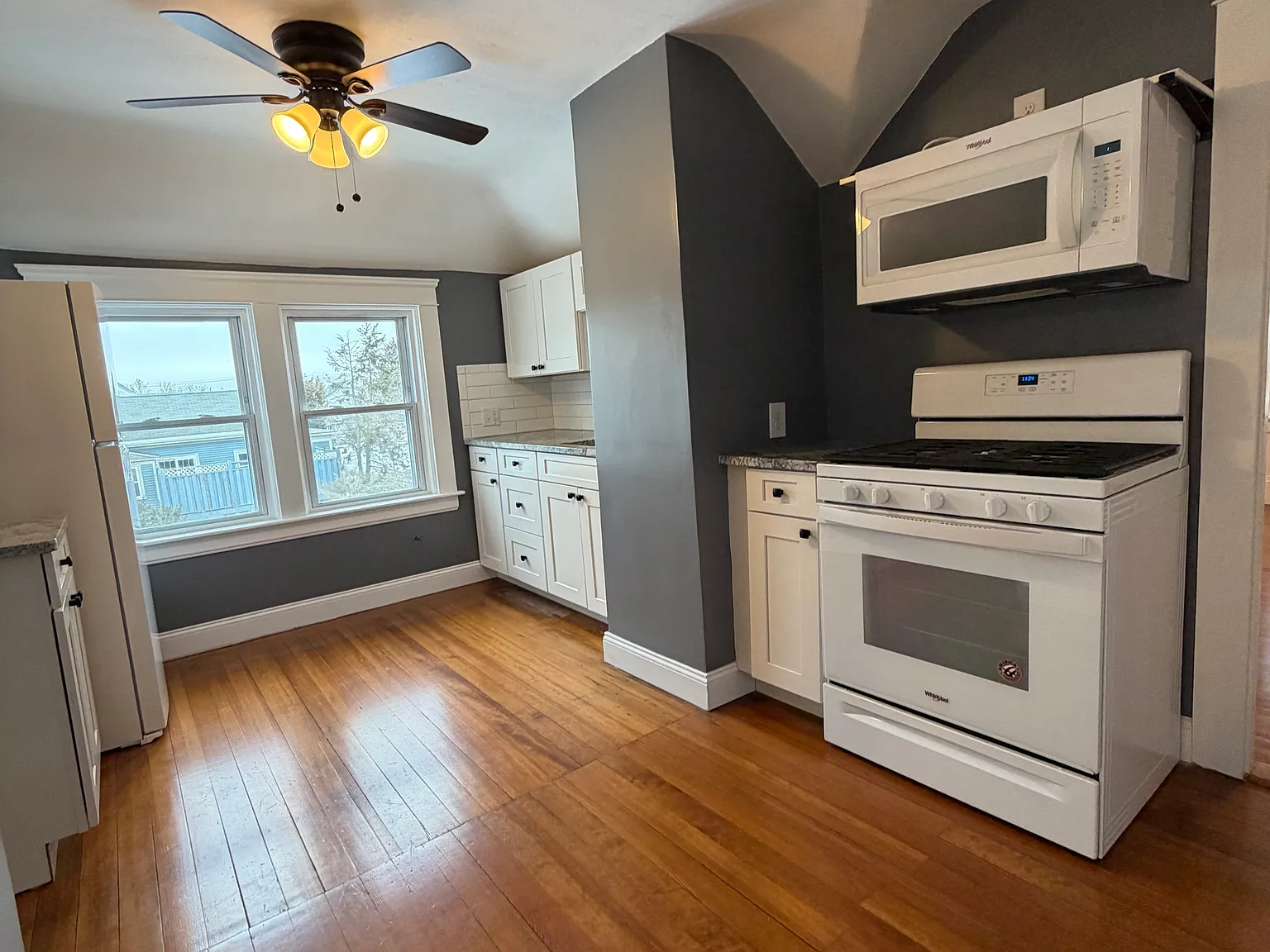 1 bed, 455 sqft, $1,350 — Photo 3