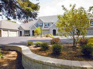 26095 Valley Dr, Bettendorf, IA 52722
