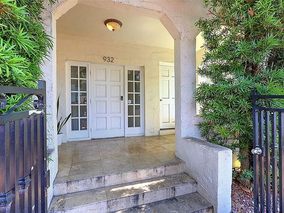 2nd image of 932 7th St #932C