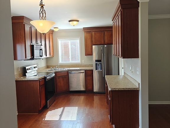 5th image of 35748 Rolf St