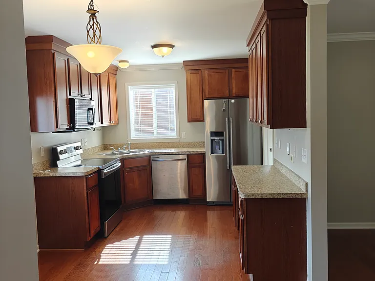 35748 Rolf St — Photo 5