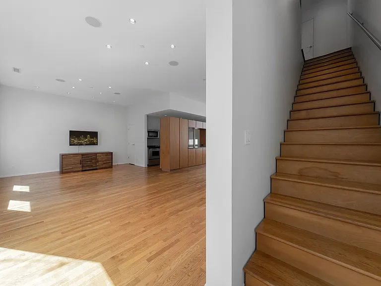 4001 Bowser Ave #B — Photo 16