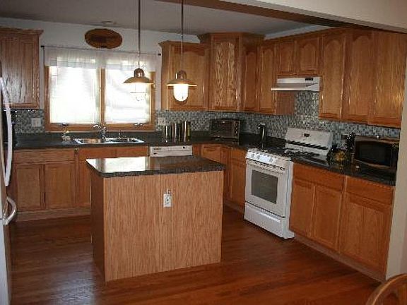 5th image of 7030 182nd St
