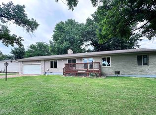 550 NE Edgewood Dr, Topeka, KS 66617