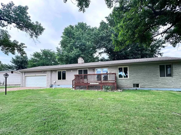 550 NE Edgewood Dr, Topeka, KS 66617