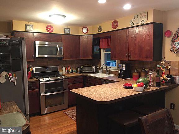4th image of 240 Tudor Cir