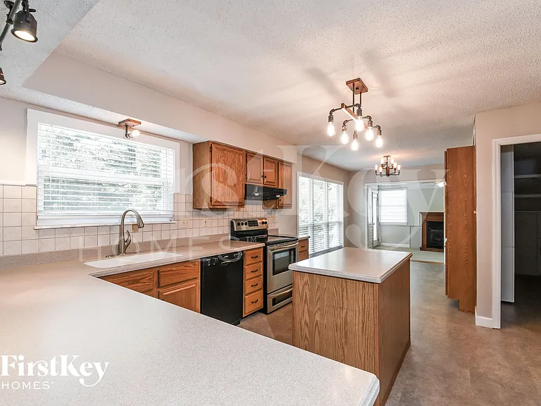 115 Gunston Hall Dr — Photo 4