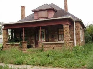 1658 Spruce St, Terre Haute, IN 47807