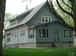 417 S Iowa Ave, Eagle Grove, IA 50533