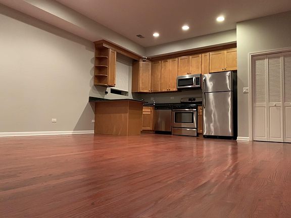 3rd image of 2815 S Archer Ave APT 1