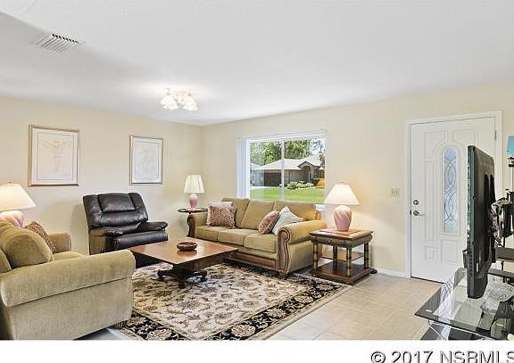 3rd image of 3223 Queen Palm Dr