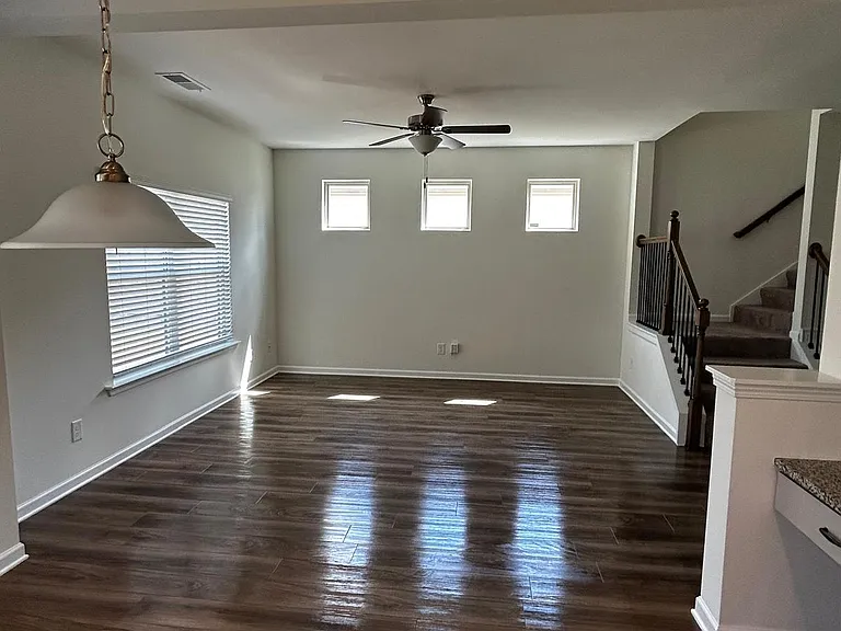 405 Springs Crossing Dr — Photo 8