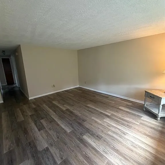 1389 Mapleridge Dr — Photo 4