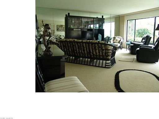 1st image of 913 Wildwood Ln